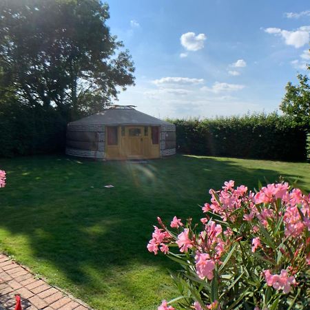 Overnachten In Een Luxe Yurt! Zonnemaire Exterior foto